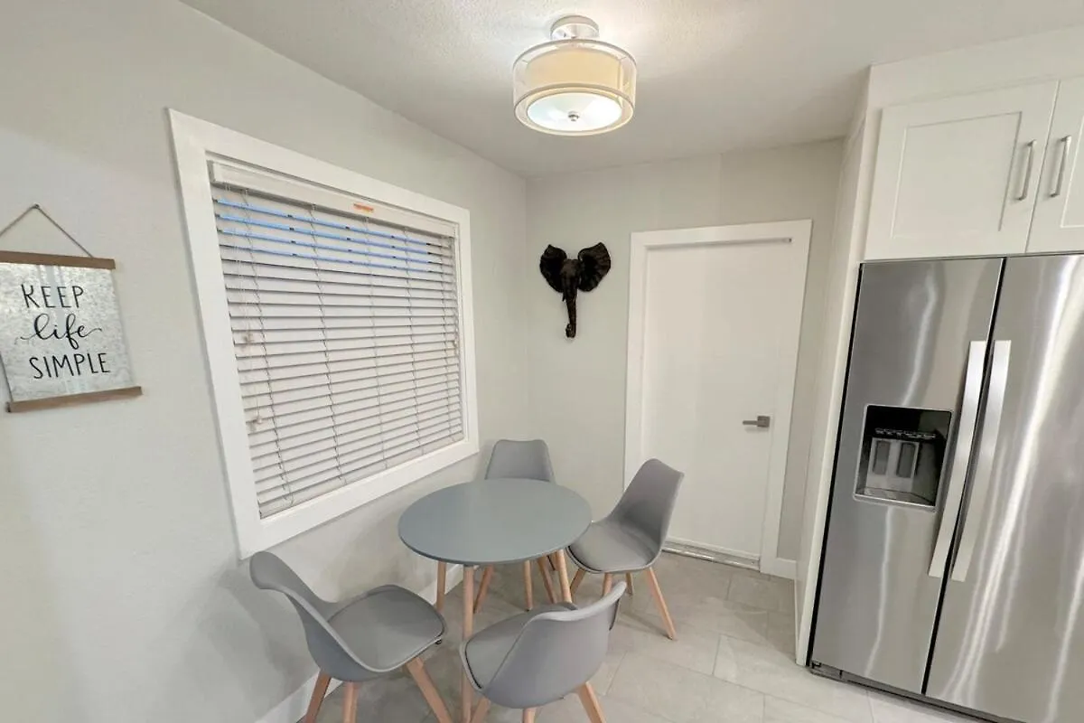 Holiday home Rainforest Villa 4 Bedroom Poolspa Walk2Disneyland Anaheim